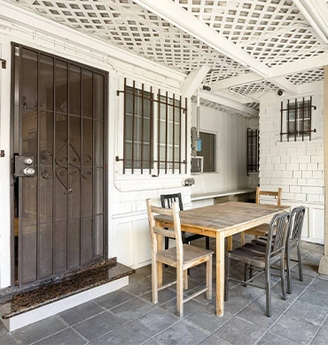 Glamorous Guest House